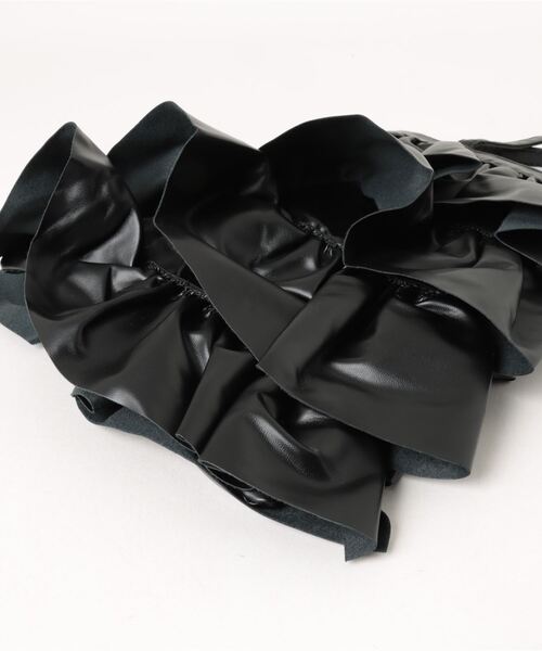 apres jour clair（アプレジュールクレア）の「【apres jour clair×ARIAZ】フリルトートバッグ（トートバッグ・レディース・アイボリー/ブラック/シルバー・FREE）」の5枚目の写真