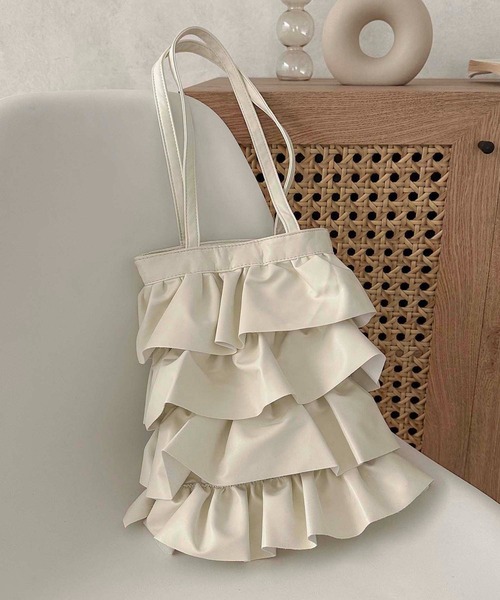 apres jour clair（アプレジュールクレア）の「【apres jour clair×ARIAZ】フリルトートバッグ（トートバッグ・レディース・アイボリー/ブラック/シルバー・FREE）」の16枚目の写真