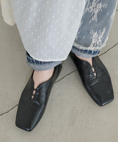 Crisp（クリスプ）の「スクエアトゥフラットシューズ（パンプス・レディース・ブラウン/ブラック/チャコール/アイボリー・38inch/37inch/39inch/36inch）」の18枚目の写真