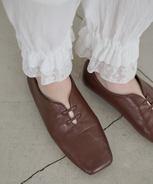 Crisp（クリスプ）の「スクエアトゥフラットシューズ（パンプス・レディース・ブラウン/ブラック/チャコール/アイボリー・38inch/37inch/39inch/36inch）」の16枚目の写真