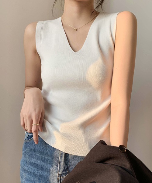 N.s(エヌドットエス)の「Vネックニットトップス(ニット/セーター・レディース・ホワイト/ブラック/ベージュ/ブルー・FREE)」の8枚目の写真