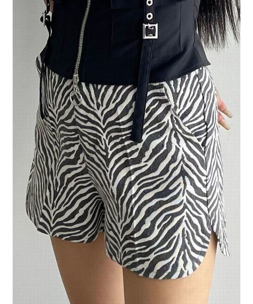 EMODA（エモダ）の「ラウンドハイウエストショートパンツ（その他パンツ・レディース・その他/ブラック・SMALL/MEDIUM）」の3枚目の写真