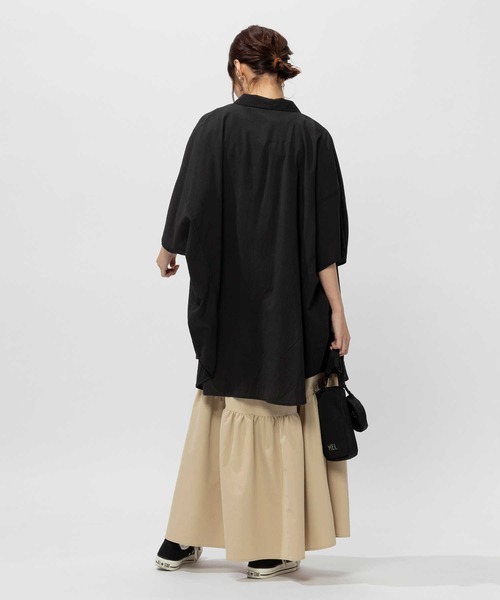 BACK NUMBER(バックナンバー)の「【BACK NUMBER】ポンチョシルエット半袖チュニックシャツ(チュニック・レディース・ライラック/オフホワイト/ダークグレー・L/M)」の18枚目の写真