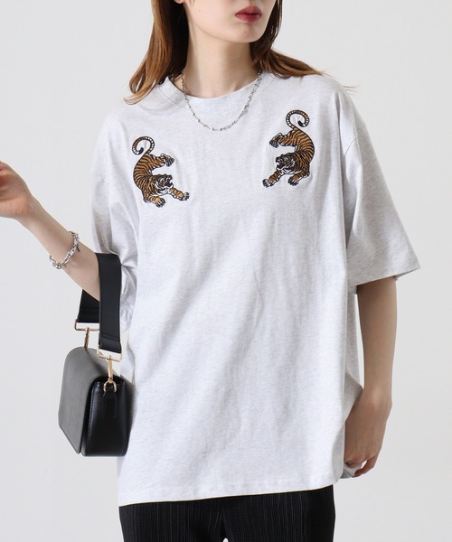 ATELANE(アテレーン)の「シルケット加工刺繍半袖TEE(Tシャツ/カットソー・メンズ・ホワイト/ブラック系/ブラック/アッシュグレー/ホワイト系・L/M)」の20枚目の写真