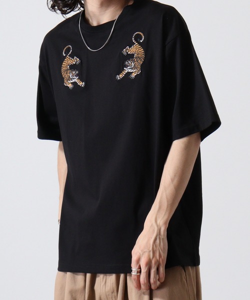 ATELANE(アテレーン)の「シルケット加工刺繍半袖TEE(Tシャツ/カットソー・メンズ・ホワイト/ブラック系/ブラック/アッシュグレー/ホワイト系・L/M)」の6枚目の写真