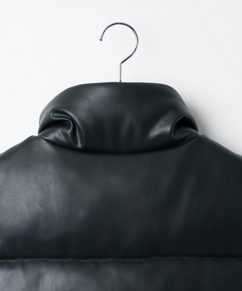 WEGO（ウィゴー）の「WEGO/フェイクレザーパディングショートベスト（ダウンベスト・レディース・ブラック・FREE）」の4枚目の写真