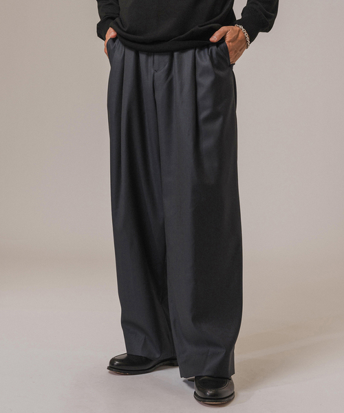 EDIFICE LA BOUCLE（エディフィスラブークル）の「LA BOUCLE(ラブークル) Loro Piana Fabric ワイドパンツ（スラックス・メンズ・グレー/ネイビー/ベージュ・2/3）」の2枚目の写真