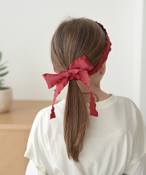Lycee mine（リセマイン）の「フリルリボンテープカチューシャ【子供服】【キッズ】【女の子】（カチューシャ・キッズ・ブラック/レッド/モスグリーン・F）」の4枚目の写真