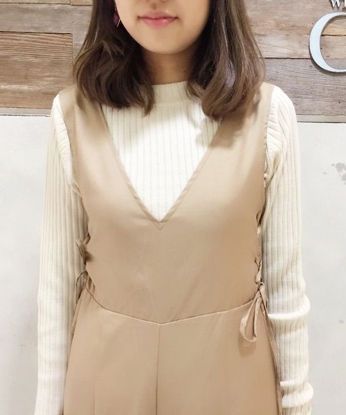Chico（チコ）の「ワイドジャンプフレアパンツ（サロペット/オーバーオール・レディース・ベージュ/ブラック/その他20・FREE）」の16枚目の写真