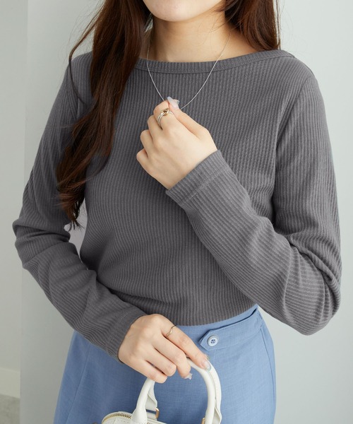 Viola e Viola(ヴィオラエヴィオラ)の「温リブ 裏起毛プルオーバー(クルーネック)(Tシャツ/カットソー・レディース・ブラック/グレー/グレイッシュブルー/スモークピンク/アイボリー・L/LL/3L/4L/5L/M)」の4枚目の写真