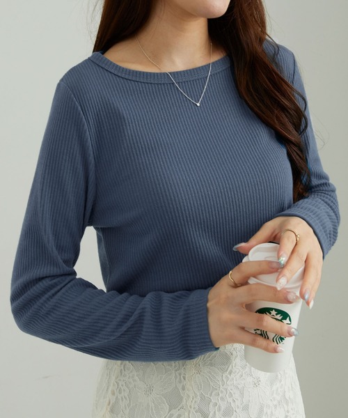 Viola e Viola(ヴィオラエヴィオラ)の「温リブ 裏起毛プルオーバー(クルーネック)(Tシャツ/カットソー・レディース・ブラック/グレー/グレイッシュブルー/スモークピンク/アイボリー・L/LL/3L/4L/5L/M)」の1枚目の写真