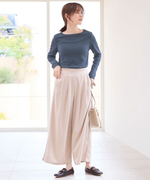 Viola e Viola(ヴィオラエヴィオラ)の「温リブ 裏起毛プルオーバー(クルーネック)(Tシャツ/カットソー・レディース・ブラック/グレー/グレイッシュブルー/スモークピンク/アイボリー・L/LL/3L/4L/5L/M)」の17枚目の写真