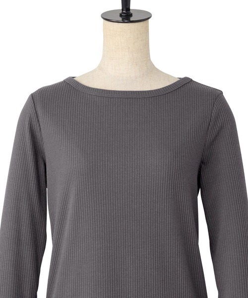 Viola e Viola(ヴィオラエヴィオラ)の「温リブ 裏起毛プルオーバー(クルーネック)(Tシャツ/カットソー・レディース・ブラック/グレー/グレイッシュブルー/スモークピンク/アイボリー・L/LL/3L/4L/5L/M)」の7枚目の写真