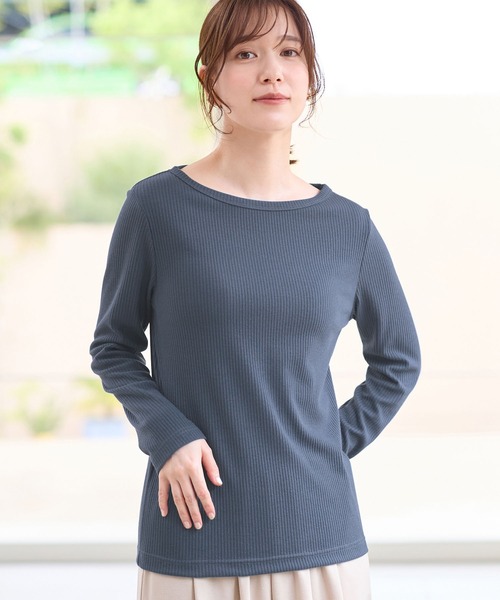 Viola e Viola(ヴィオラエヴィオラ)の「温リブ 裏起毛プルオーバー(クルーネック)(Tシャツ/カットソー・レディース・ブラック/グレー/グレイッシュブルー/スモークピンク/アイボリー・L/LL/3L/4L/5L/M)」の18枚目の写真