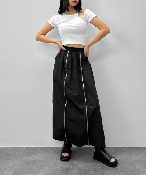 LVEU.（ラブユ.）の「【LVEU.】ジップラインロングスカート / ボトムス スカート ロング ジップ フレア シャカシャカ ブラック（スカート・レディース・ブラック・FREE）」の11枚目の写真