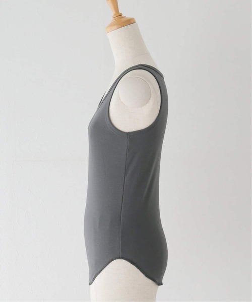 SLOBE IENA（スローブイエナ）の「《追加4》basic タンクトップ（タンクトップ・レディース・ネイビー/ホワイト/ベージュ・FREE）」の5枚目の写真