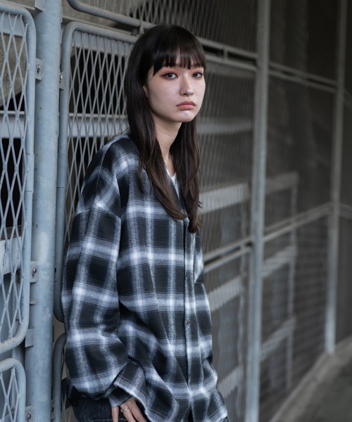 INTER FACTORY（インターファクトリー）の「しの - Cut Off Ombre Check Flannel Shirts / カットオフオンブレチェックフランネルシャツ　made in INTER FACTORY（シャツ/ブラウス・メンズ・ブラック/ブルー・SMALL/MEDIUM/LARGE）」の20枚目の写真