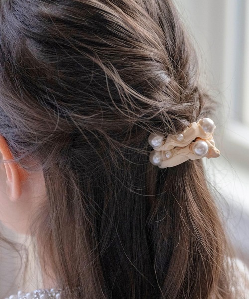 Catherine Cottage（キャサリンコテージ）の「【ZOZO限定】つぶつぶパールシュシュ（シュシュ・キッズ・ホワイト/ブラック/ブラウン・FREE）」の2枚目の写真