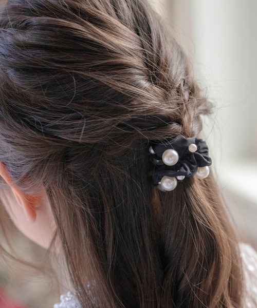 Catherine Cottage（キャサリンコテージ）の「【ZOZO限定】つぶつぶパールシュシュ（シュシュ・キッズ・ホワイト/ブラック/ブラウン・FREE）」の3枚目の写真