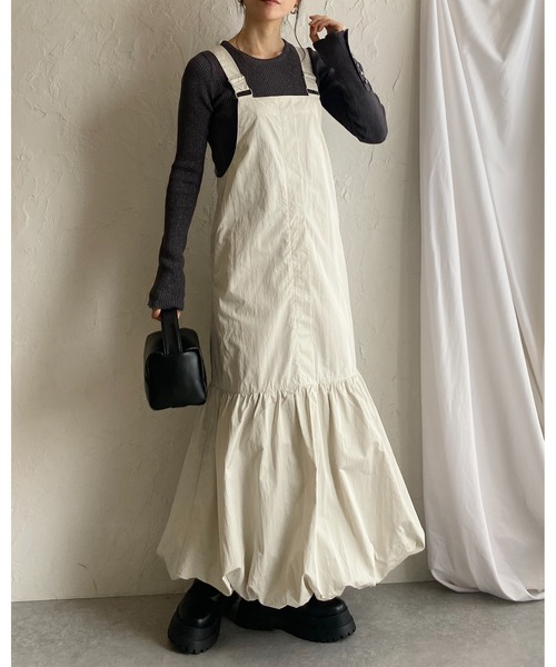 She's Closet(シーズクローゼット)の「袖ボタンクルーネックタイト長袖ラメリブニット(ニット/セーター・レディース・チャコール/シルバー/ブラック・FREE)」の18枚目の写真