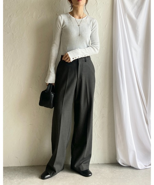 She's Closet(シーズクローゼット)の「袖ボタンクルーネックタイト長袖ラメリブニット(ニット/セーター・レディース・チャコール/シルバー/ブラック・FREE)」の14枚目の写真