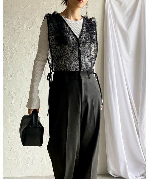 She's Closet(シーズクローゼット)の「袖ボタンクルーネックタイト長袖ラメリブニット(ニット/セーター・レディース・チャコール/シルバー/ブラック・FREE)」の15枚目の写真