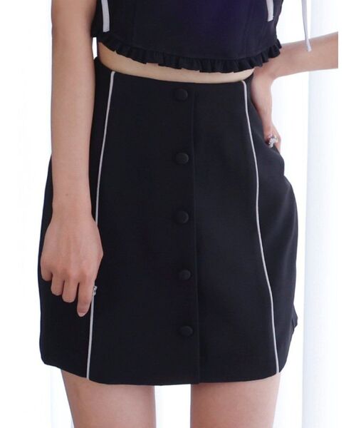 EATME（イートミー）の「FRONTボタンミニスカート（セットアップ可能）（スカート・レディース・ピンク/ブラック・MEDIUM/SMALL）」の2枚目の写真