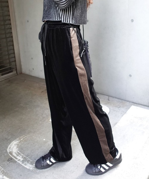 CORNERS（コーナーズ）の「ベロアサイドラインパンツ（スウェットパンツ・レディース・ネイビー/ブラック/グリーン/ブラウン・M）」の7枚目の写真