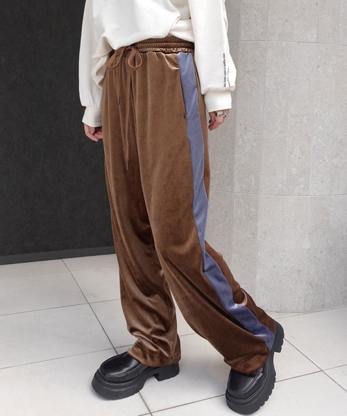 CORNERS（コーナーズ）の「ベロアサイドラインパンツ（スウェットパンツ・レディース・ネイビー/ブラック/グリーン/ブラウン・M）」の15枚目の写真
