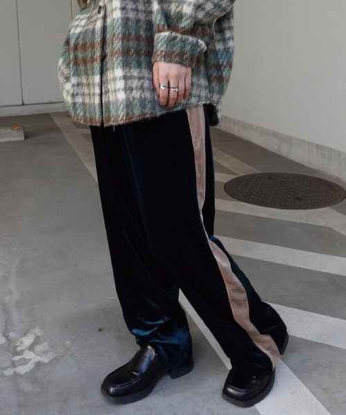 CORNERS（コーナーズ）の「ベロアサイドラインパンツ（スウェットパンツ・レディース・ネイビー/ブラック/グリーン/ブラウン・M）」の21枚目の写真