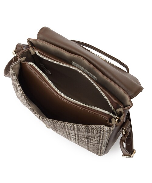 SHOO・LA・RUE（シューラルー）の「◆コーデを彩る 生地コンビ フラップショルダーバッグ（ショルダーバッグ・レディース・ブラック系1/ブラック系3/ダークブラウン系1・00）」の10枚目の写真