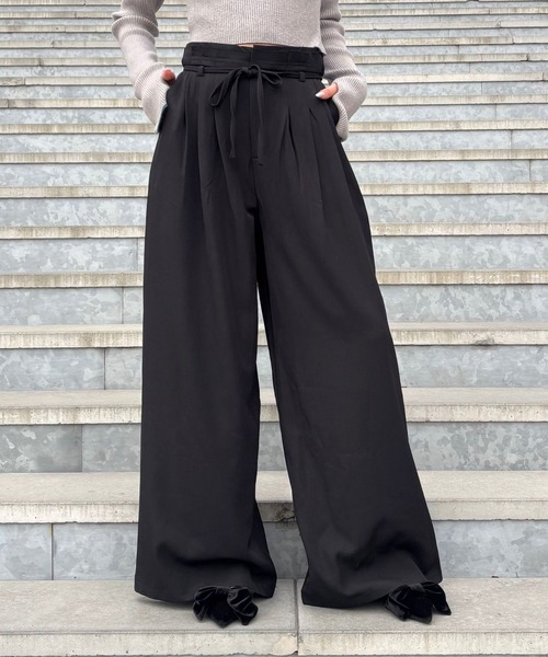 FOREVER 21(フォーエバー トゥエンティーワン)の「【2024FW】タックワイドパンツ(その他パンツ・レディース・ブラック/ブラウン/グレー・MEDIUM/SMALL)」の1枚目の写真