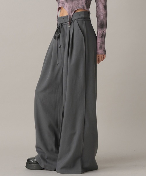 FOREVER 21(フォーエバー トゥエンティーワン)の「【2024FW】タックワイドパンツ(その他パンツ・レディース・ブラック/ブラウン/グレー・MEDIUM/SMALL)」の11枚目の写真