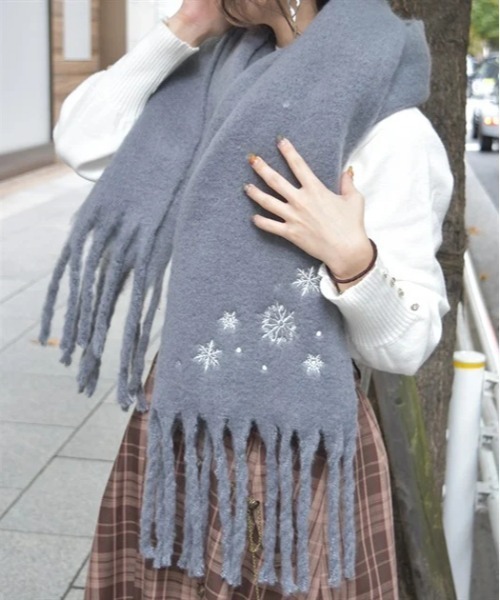 雪の結晶刺繍コート｜アクシーズファムの通販｜&mall（アンド