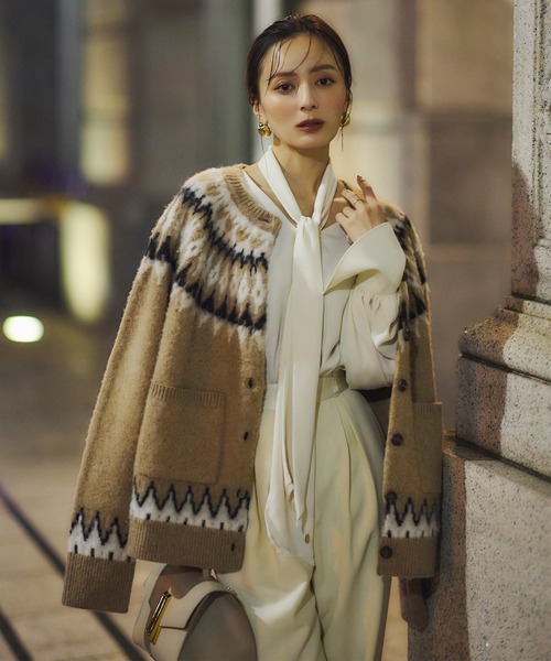 anuans（アニュアンス）の「ノルディックニットカーディガン