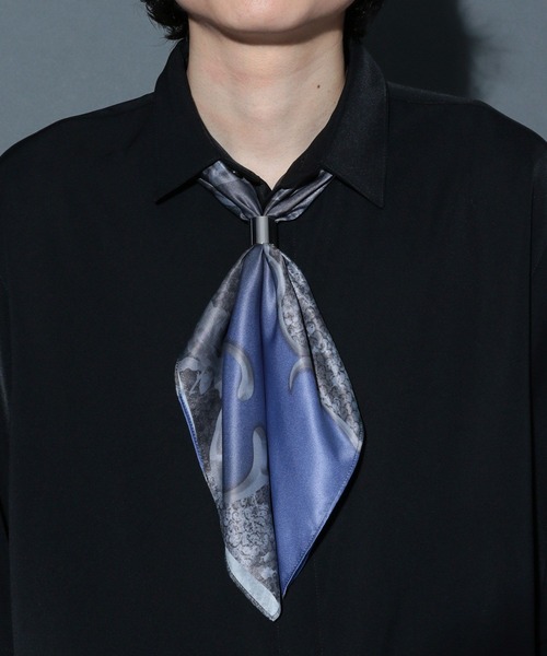 HARE（ハレ）の「アソートガラスカーフ(HARE)（バンダナ/スカーフ・メンズ・ブラック×ブルー/ブラック×ホワイト/レッド系その他/グレー系その他/ブラック系その他・FREE）」の5枚目の写真