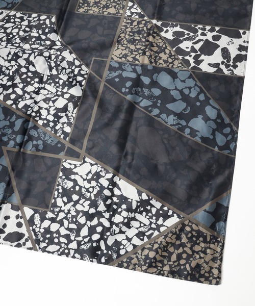 HARE（ハレ）の「アソートガラスカーフ(HARE)（バンダナ/スカーフ・メンズ・ブラック×ブルー/ブラック×ホワイト/レッド系その他/グレー系その他/ブラック系その他・FREE）」の8枚目の写真