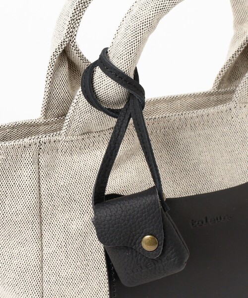 Ray BEAMS(レイビームス)の「toleur / レザー ポケット トートバッグ(トートバッグ・レディース・ブラック/ブラウン・ONE SIZE)」の15枚目の写真