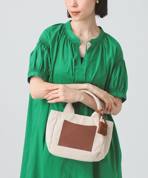 Ray BEAMS(レイビームス)の「toleur / レザー ポケット トートバッグ(トートバッグ・レディース・ブラック/ブラウン・ONE SIZE)」の3枚目の写真