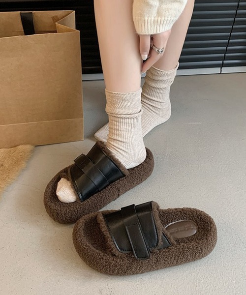 Miniministore（ミニミニストア）の「ファーサンダル 厚底 レトロボアサンダル（サンダル・レディース・ブラック/ブラウン/ライトブラウン・23.5cm/24.5cm/24.0cm/23.0cm/22.5cm）」の2枚目の写真