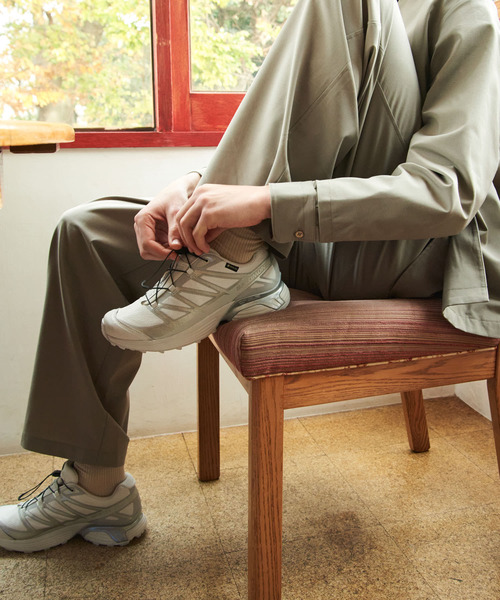 SALOMON（サロモン）の「『23-25サイズ』SALOMON　Exclusive XT-PATHWAY GTX（スニーカー・レディース・ホワイト・23.5/24/23/25/24.5）」の2枚目の写真