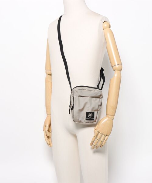 Mammut（マムート）の「【66】【 MAMMUT （マムート）】Xeron Pouch 1（ショルダーバッグ・メンズ・ブラック/ベージュ・FREE）」の4枚目の写真