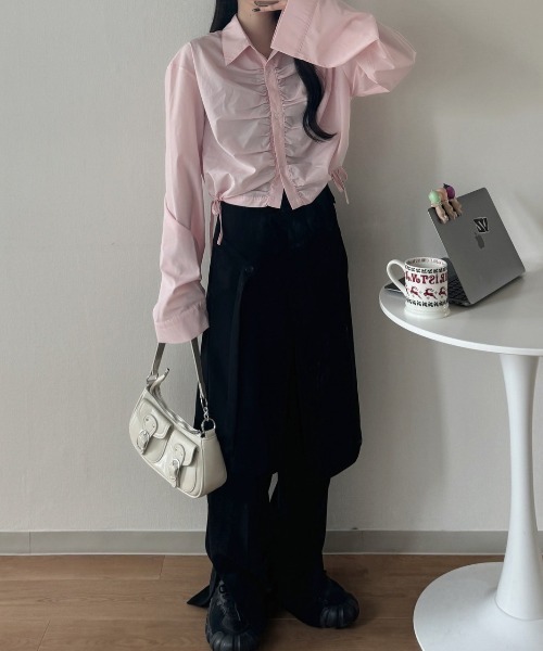 nemne store(ネンネストア)の「《Delfy》ギャザーサイドリボンシャツ(シャツ/ブラウス・レディース・ピンク系/サックスブルー系/ホワイト系・フリー)」の3枚目の写真