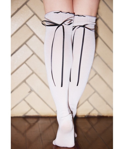 SNIDEL HOME（スナイデルホーム）の「リボンシアーニーハイソックス（ソックス/靴下・レディース・ピンク/アイボリー/ライトブルー・FREE）」の7枚目の写真