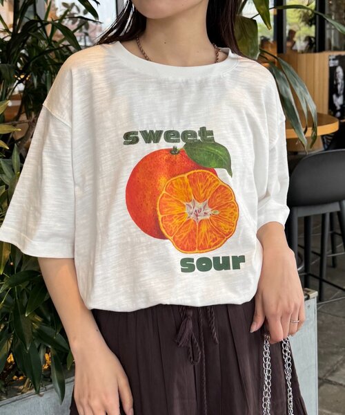 CIAOPANIC TYPY(チャオパニックティピー)の「【GOOD HOLIDAY】シアースラブアソートスーベニアTee(Tシャツ/カットソー・レディース・イエロー/ホワイト系その他/ホワイト/チャコールグレー・ONE SIZE)」の2枚目の写真