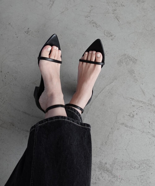 CAPRICIEUX LE'MAGE（カプリシューレマージュ）の「ストラップサンダル（サンダル・レディース・シルバー/ブラック・36/38/37）」の4枚目の写真