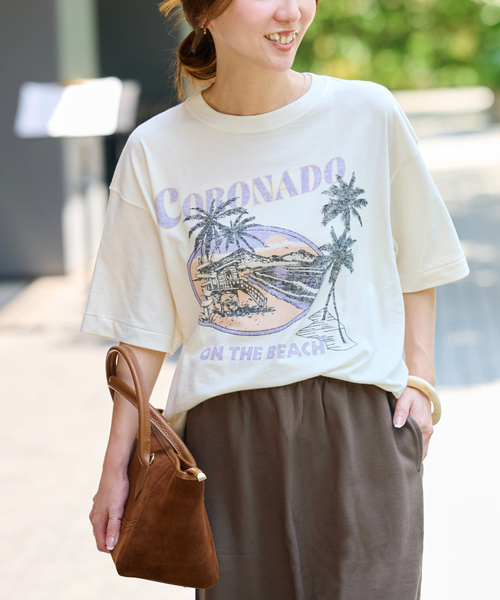 JOURNAL STANDARD relume(ジャーナルスタンダード レリューム)の「スーベニアTCR TEE(Tシャツ/カットソー・レディース・チャコールグレー/アイボリー・FREE)」の2枚目の写真
