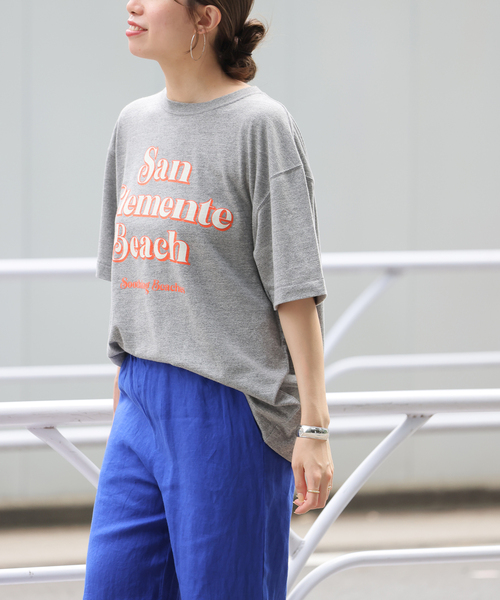 JOURNAL STANDARD relume(ジャーナルスタンダード レリューム)の「スーベニアTCR TEE(Tシャツ/カットソー・レディース・チャコールグレー/アイボリー・FREE)」の7枚目の写真