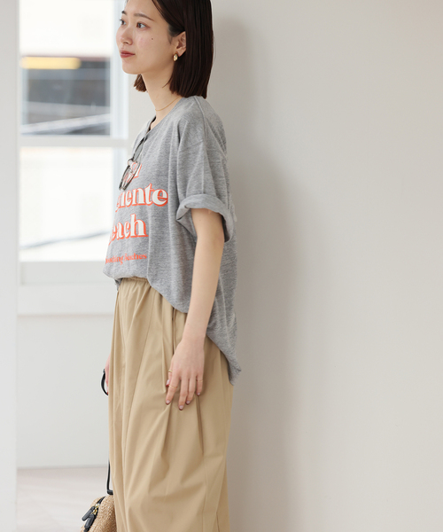 JOURNAL STANDARD relume(ジャーナルスタンダード レリューム)の「スーベニアTCR TEE(Tシャツ/カットソー・レディース・チャコールグレー/アイボリー・FREE)」の16枚目の写真