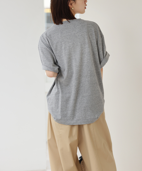 JOURNAL STANDARD relume(ジャーナルスタンダード レリューム)の「スーベニアTCR TEE(Tシャツ/カットソー・レディース・チャコールグレー/アイボリー・FREE)」の17枚目の写真